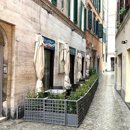 A42 - Ancona, Bilocale In Pieno Centro