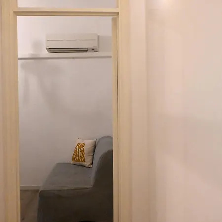 A42 - Ancona, Bilocale In Pieno Centro