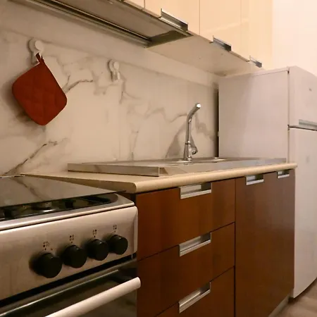 A42 - Ancona, Bilocale In Pieno Centro