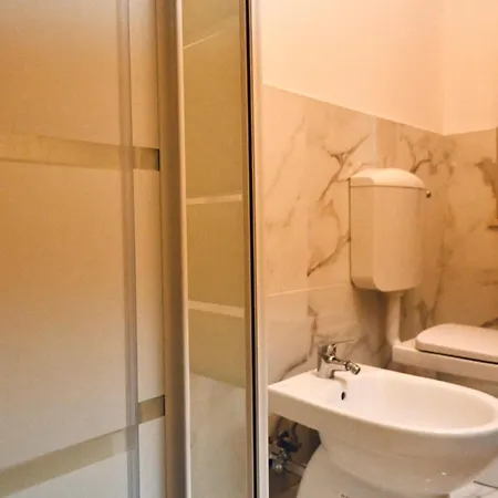 A42 - Ancona, Bilocale In Pieno Centro *