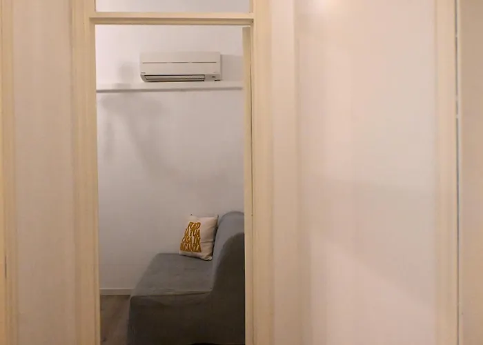 A42 - Ancona, Bilocale In Pieno Centro