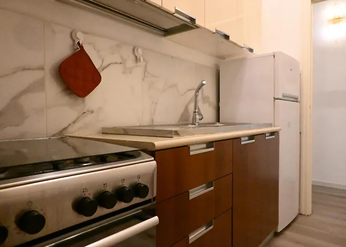 A42 - Ancona, Bilocale In Pieno Centro